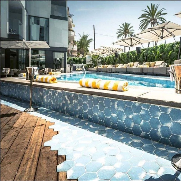 laviica-outdoor-pool